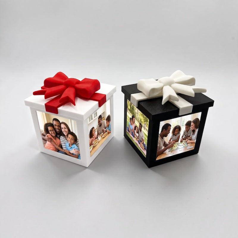 Magnet Christmas Present Frame with 4 Magnets Bundle